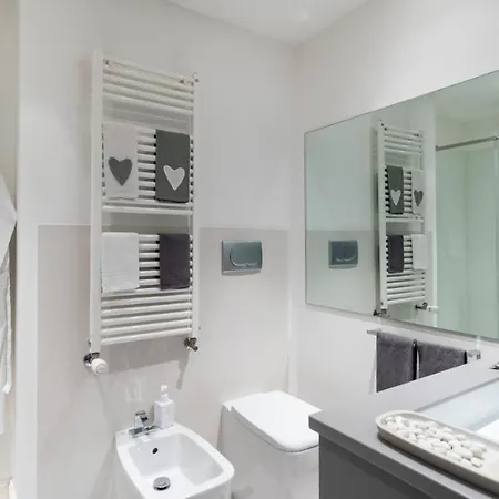 Apartment Plum Guide - Spoons Milan